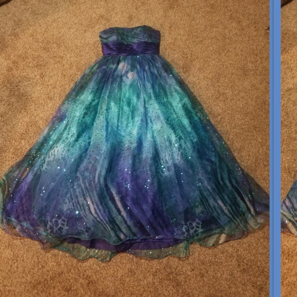 Prom Dress - Picture 2 of 3